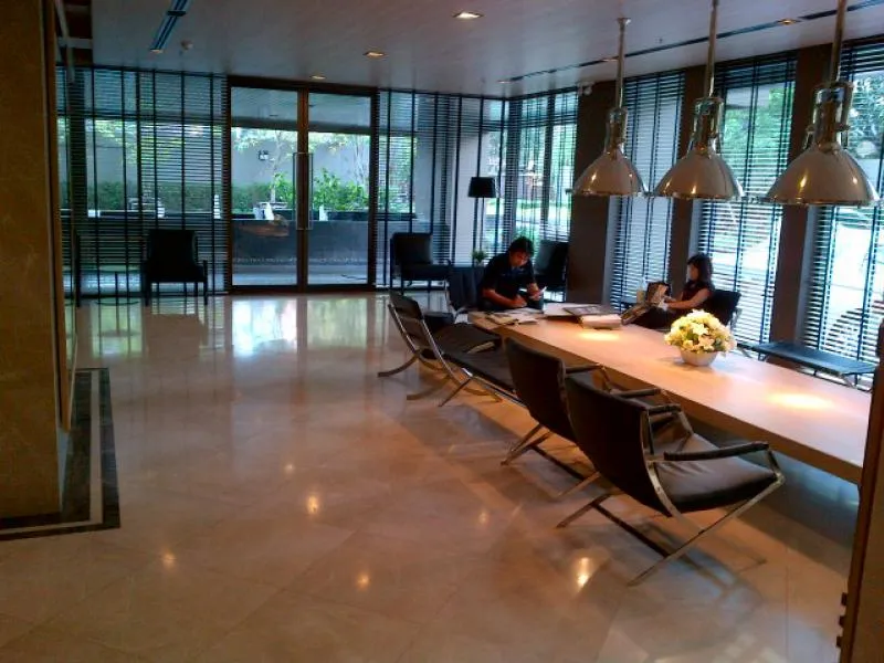 Rent / sell Noble Refine Condo, top floor, very new room, beautiful decoration, good view, no block