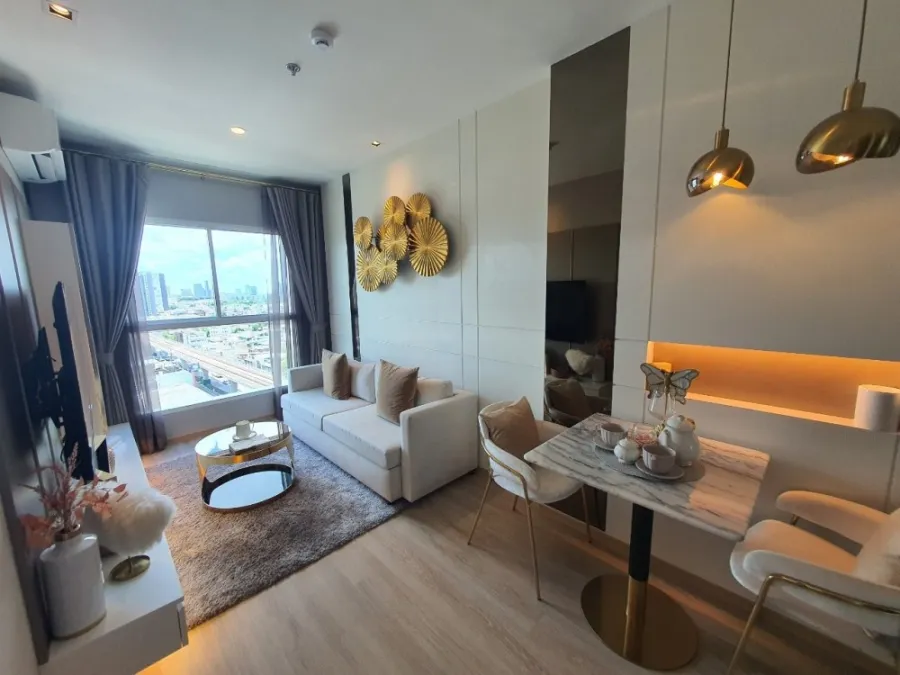 Selling a reservation slip for Lumpini Ville Charan-Fai Chai, 16th floor. Good project, nice location. If interested, hurry and reserve now. Don't mis