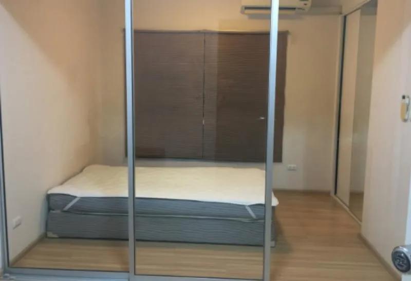 Very cheap price. Condo for sale, Plum Condo, Bang Yai Station, fully furnished. There are all available in this room. Hurry up.