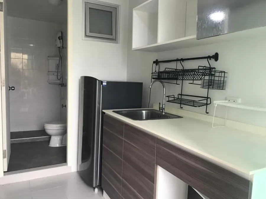 ขาย ให้เช่า ดี คอนโด สาธุประดิษฐ์ 49 ห้องสตูดิโอ ตกแต่งวอลเปเปอร์ วิวสะพานภูมิพล จองด่วนๆ