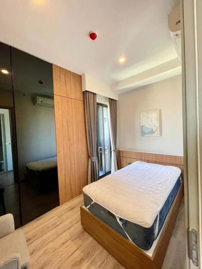 For rent Knightsbridge Prime Onnut, 44th floor, high view, fully furnished, ready to move in, complete facilities, hurry to move in.
