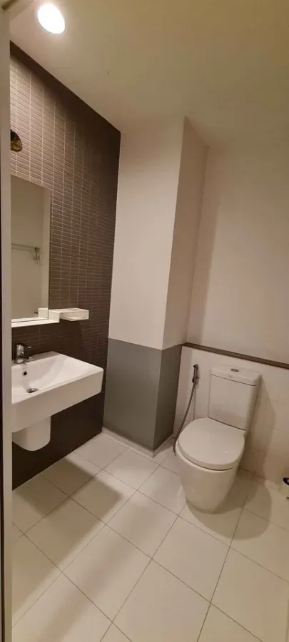 Condo for rent, The Key Chaengwattana, 6th floor, not very high, spacious room, great view, you shouldn't miss it.