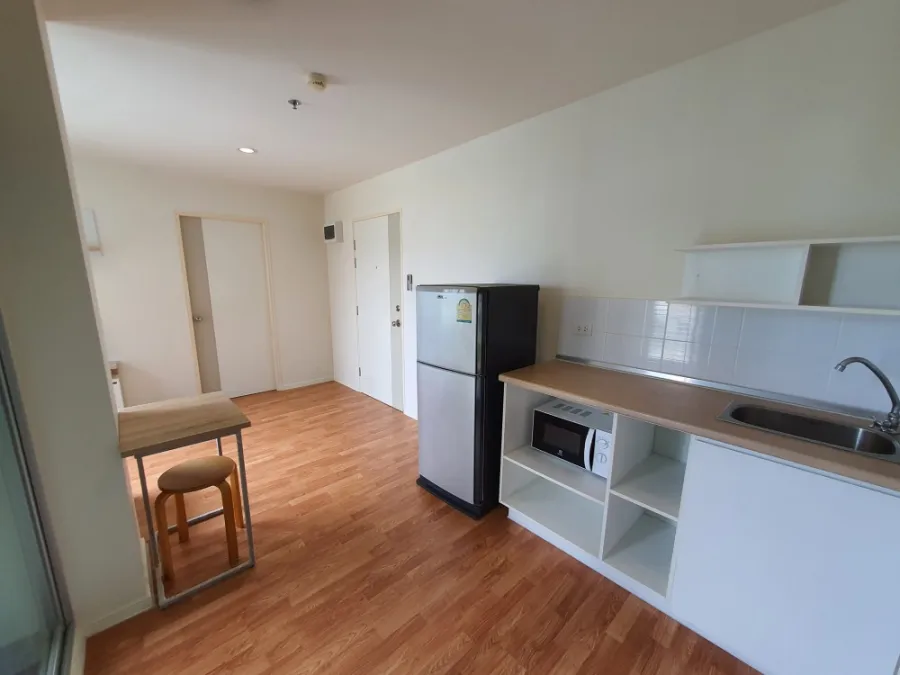 For Rent Lumpini Ville Nakhon In Riverview, big room, beautiful view, corner room, very private. Hurry up to reserve.
