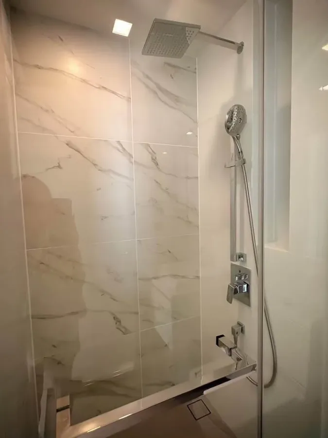 For rent: The Line Sukhumvit 101, 9th floor, nice room, fully furnished, interested, reserve now, urgent.