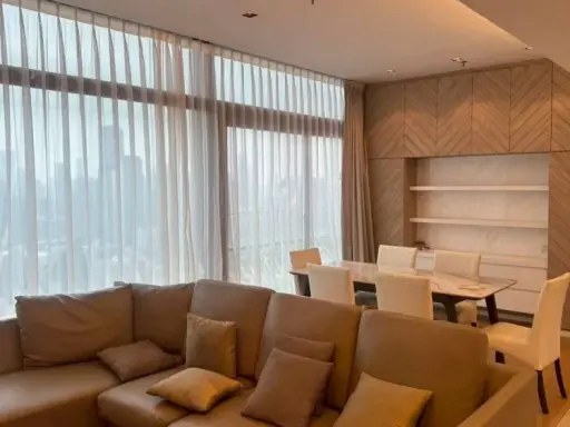 For rent: Circle 2 Living Prototype, 3 bedrooms, 3 bathrooms, very high floor, spacious like a house. Book now!