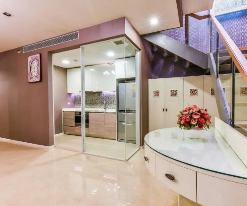 Urgent sale !! Condo The Room Sukhumvit 21, Duplex room 2 floors, 117 sq m, near BTS, ready to move in. Hurry !!