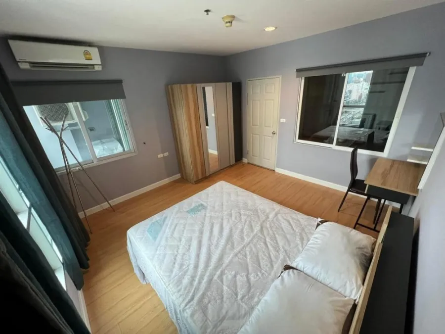 For sale and rent: Life at Ratchada-Sutthisan. The room is ready to move in. Fully furnished Complete set of electrical appliances. Don't miss it.