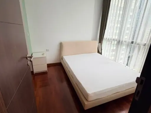 For rent: Wish Signature Midtown Siam. Private elevator, spacious room, fully furnished with appliances. Don't miss out!