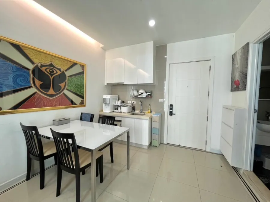 For rent!! Condo T.C. Green, 18th floor, nice room, fully furnished. Just come and move in. Don't miss out!!