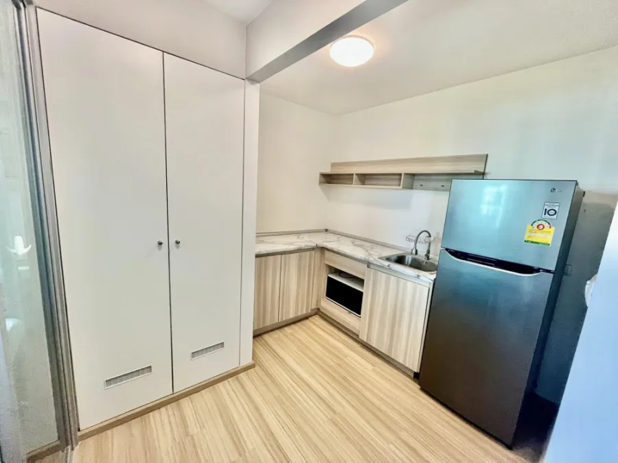 Plum Condo Chaengwattana Station for sale: 2 bedrooms, spacious living area, and complete amenities. Book now!