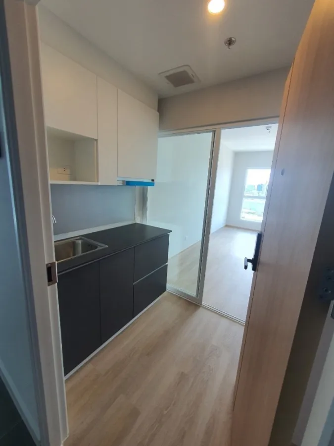 Selling a reservation slip for Lumpini Ville Charan-Fai Chai, 16th floor. Good project, nice location. If interested, hurry and reserve now. Don't mis