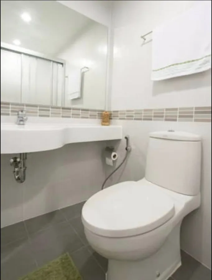 For sale, Lumpini Place Srinakarin-Huamark Station, spacious room, beautifully decorated, livable, buy now, don't miss it.