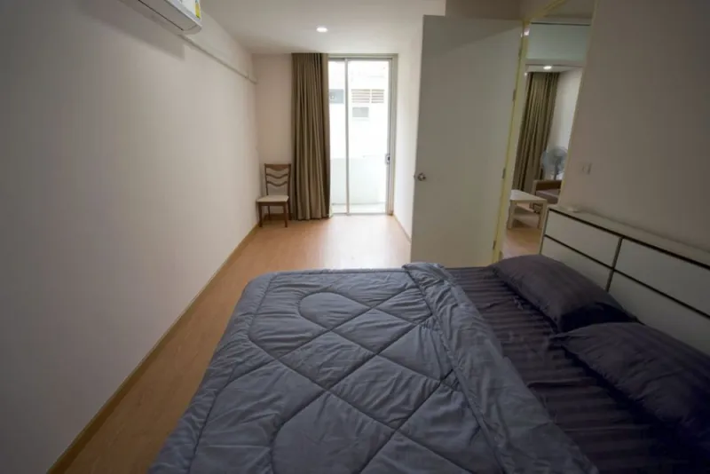 ขายคอนโด วิลล่า ราชครู ใกล้รถไฟฟ้า พร้อมอยู่ จองเลย !!