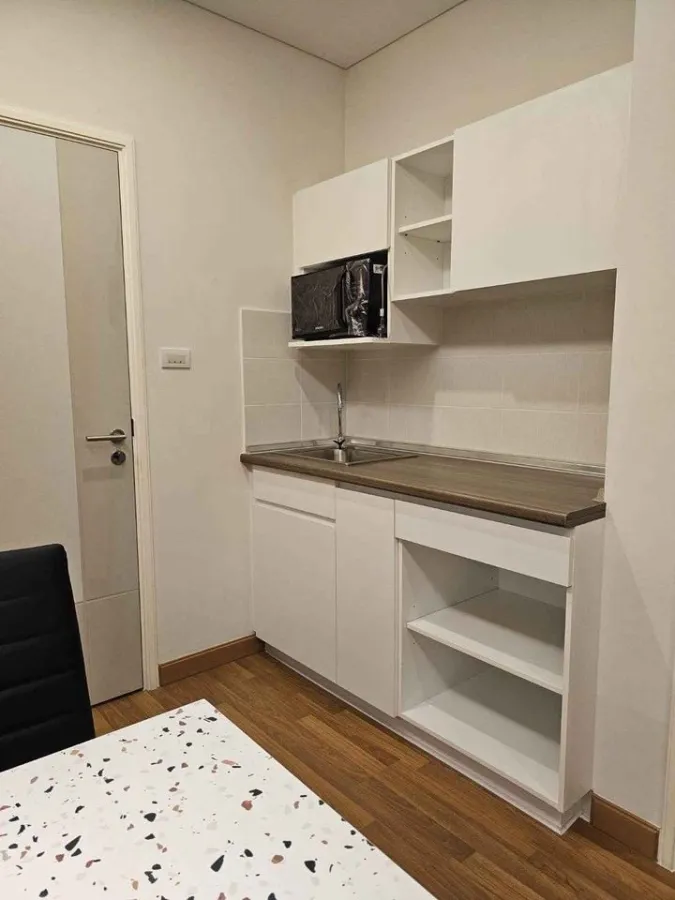 For rent, Lumpini Place Ratchada-Sathu, 25th floor, high floor, built-in furniture. The entire room is full. Reserve now. Hurry.