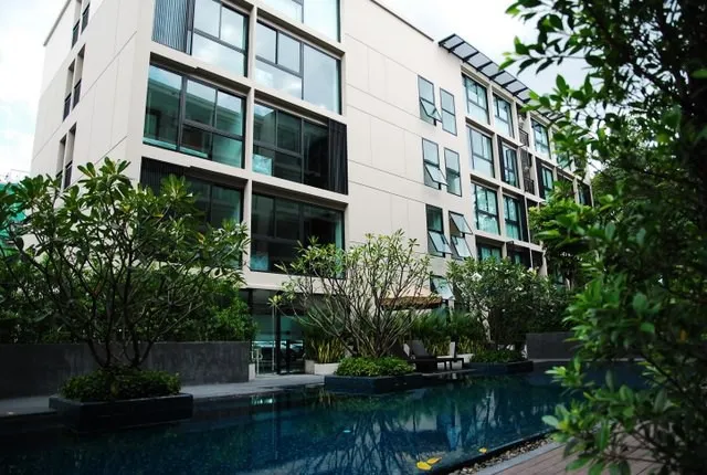 ขายคอนโด Abstracts Sukhumvit 66/1 ห้องมุม 2 ห้องนอน 2 ห้องน้ำ | วิวสระ มาจับมาจองเลยจ้า อย่าลพาด