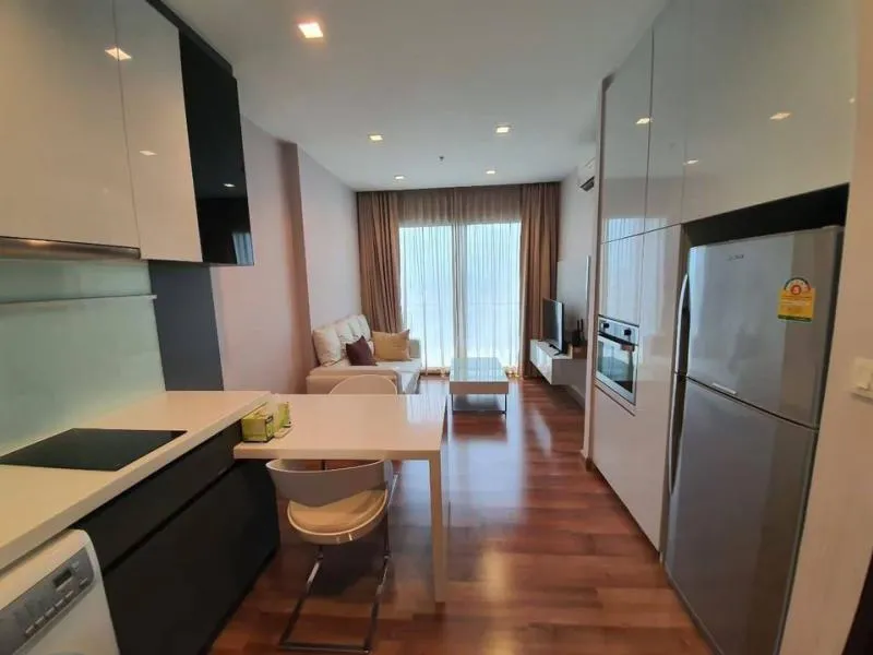 Ivy Ampio for sale, beautiful room, fully furnished, good view here, nice price