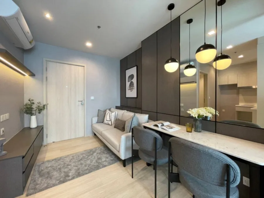 For rent!! Condo Life One Wireless, 30th floor, new room, fully furnished, ready to move in. Hurry up to reserve!!