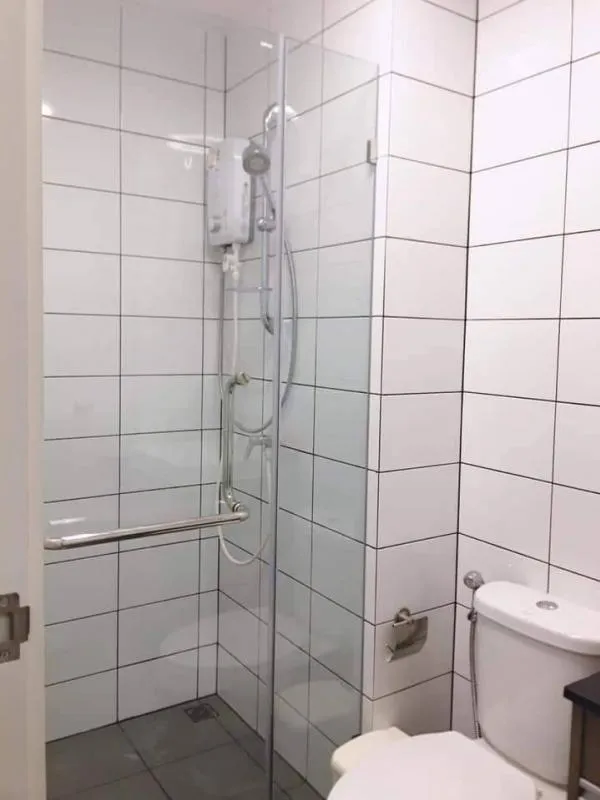Chapter One Eco Ratchada-Huay Kwang Near MRT Huai Khwang, fully furnished, ready to move in, many shops There is a win in front of the condo.
