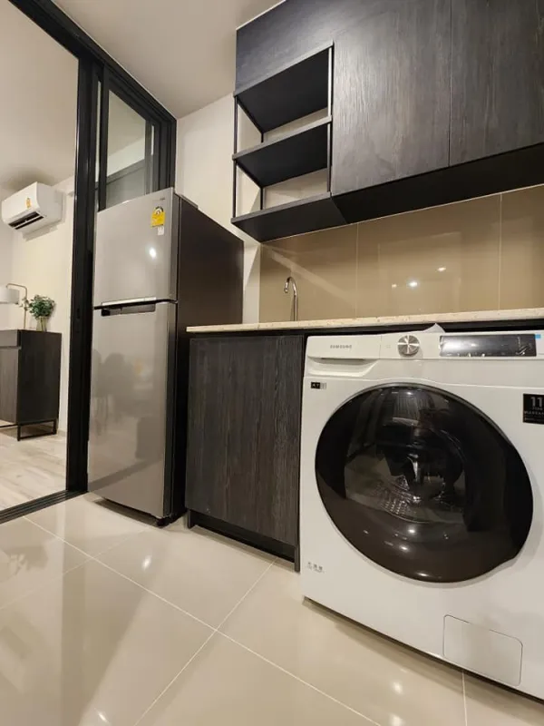 For rent XT Huaikhwang Condominium ห้องน่าอยู่ มีระเบียงเป็นสัดส่วนที่ลงตัว ราคาคุ้ม จองเลย