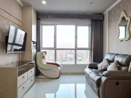 Urgent sale! Condo Hive at Sathorn, 30th floor, high ceiling, fully furnished, ready to move in, everything here. Hurry and reserve now. Don't miss ou
