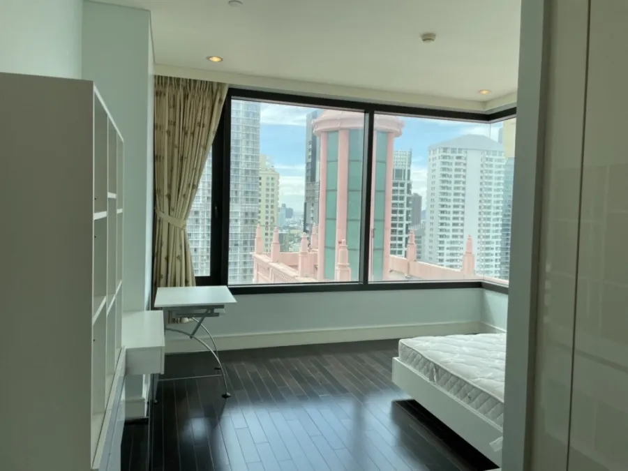 For sale / rent, Aguston Condo, Sukhumvit 22, 31st floor, good location, near BTS, 3 bedrooms, comfortable, don't miss !!