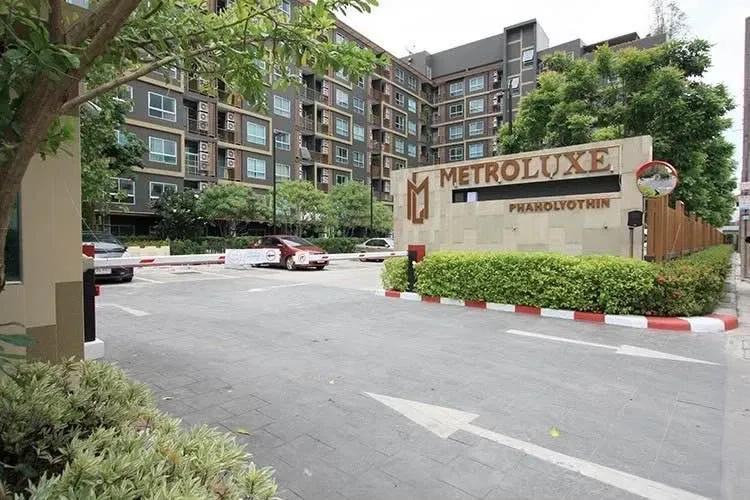 ให้เช่า Condo Metro Luxe Paholyothin – Sutthisan ห้องพร้อมอยู่ เฟอร์พร้อม รีบจองเลย!!!