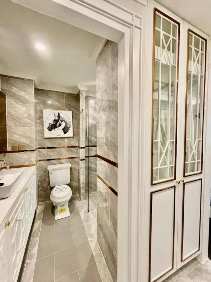 For sale: Ocean Horizon Beachfront Condo Pattaya (Jomtien). Luxurious built-ins, so good you'll say wow.