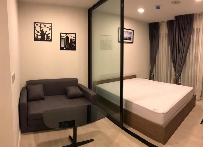 ห้อง 1 bed HOT มากแบบตอนลึก นัดมาดูห้องจริงได้เลย ต่อรองราคาเช่าได้และอยู่ได้ 1-2 คน ตึก C พร้อมเข้า