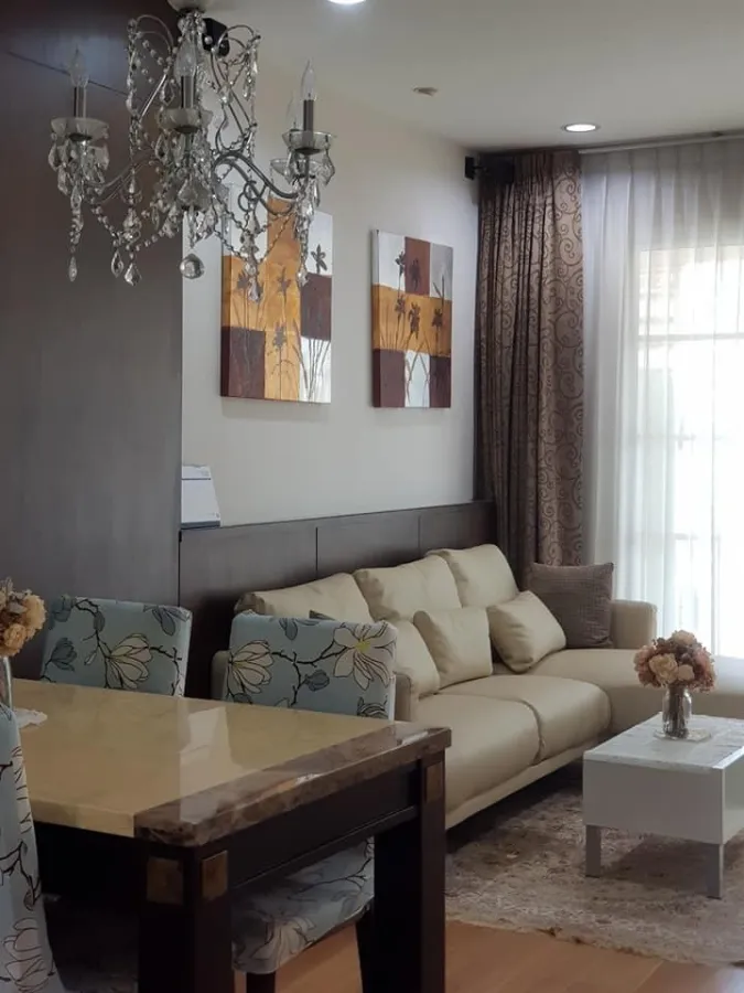 For rent, Baan Klang Krung, Siam-Pathumwan, 2 bedrooms, big sofa, sitting very comfortable. Plus all electrical appliances. Must reserve.