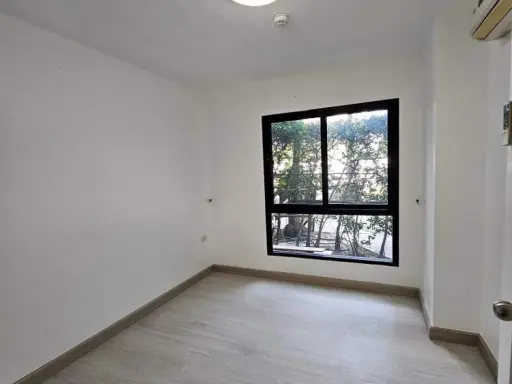 Empty room for sale, iCondo Ngamwongwan 2, clean, nice room. Easy on the eyes, easy to decorate Those who love dressing, don't miss it!!