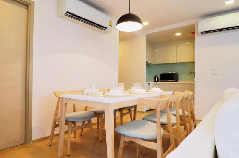 Sell / rent liv @ 49 (sukhumvit 49) 3 bedrooms size with storage room, wide kitchen, near bts before first come.