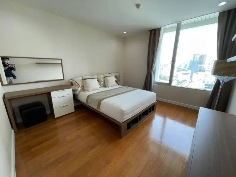 คอนโด จามจุรี สแควร์ เรสซิเด้นส์ 3 ห้องนอน 4 ห้องน้ำ พร้อมห้องแม่บ้าน ห้องใหญ่ แบบนี้หาไม่ได้แล้ว