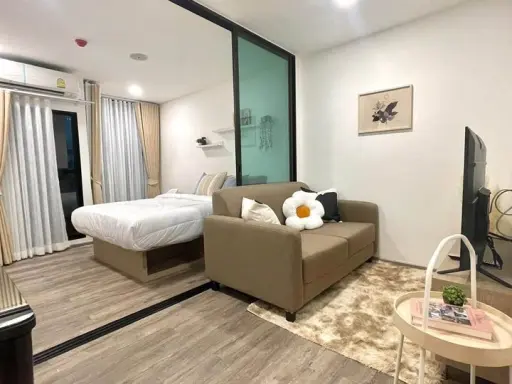 For rent, Brown Condo Phahon-Saphan Mai, corner room, has privacy. Affordable price Hurry and reserve quickly.
