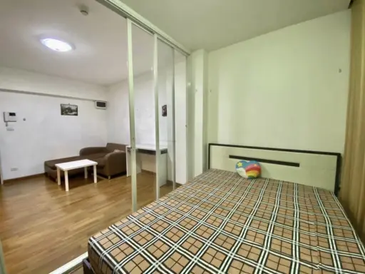 ให้เช่า Max Condominium งามวงศ์วาน ได้วิวสระ ห้องกั้นเป็นสัดส่วน ราคานี้รีบจองเลยจร้า