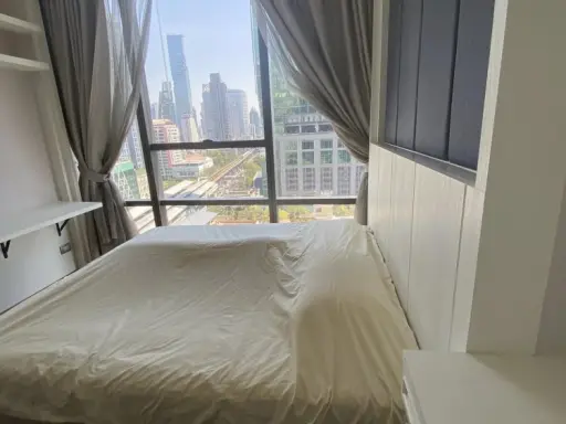 Urgent sale! The Bangkok Sathorn, spacious room with lots of usable space, good price, hurry and reserve now, don't delay.