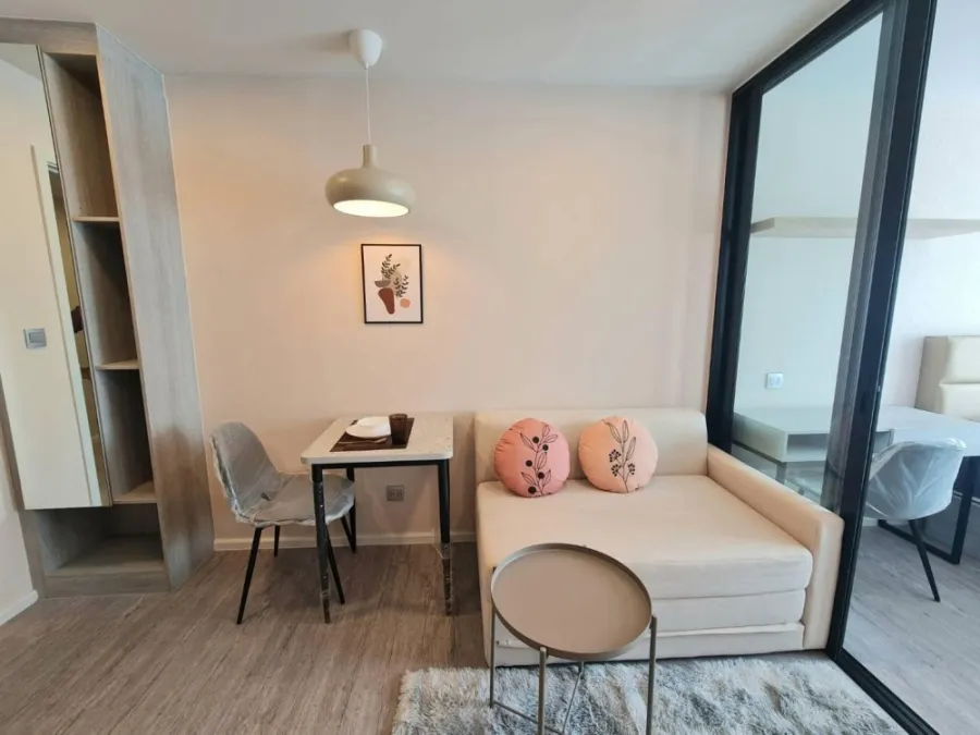 It has arrived. For rent, Cave Eva, 5th floor, garden view, fully furnished room, very inviting. Hurry up to reserve. If you don't reserve, you will m