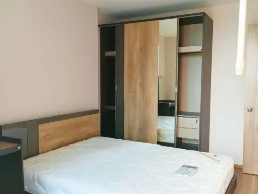 Artisan Ratchada for rent, high floor, good fit, spacious room, lots of usable space. Interested in moving urgently images