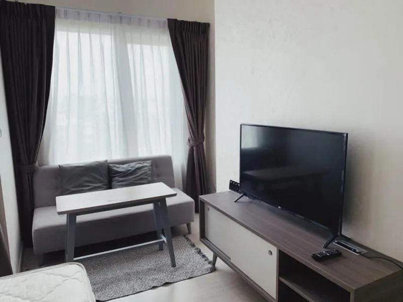 For rent Chapter one eco Ratchada-Huay Kwang. The room is ready. Carry a stylish bag and come to sleep cool and chill!!