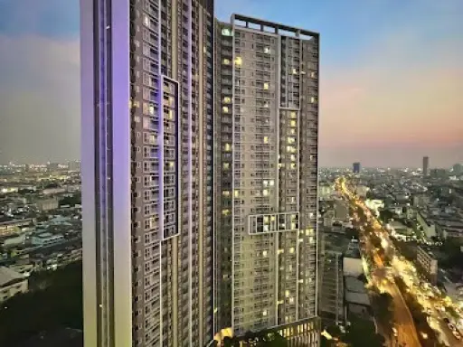 The Key Sathorn-Charoenrat