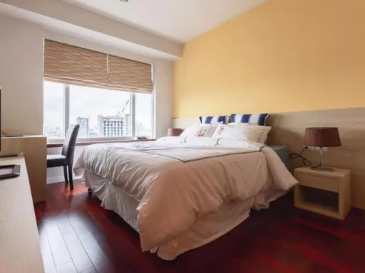 It has arrived. Urgent sale. Circle condominium. Cute decorated room. 22nd floor. Baiyoke building view. Fully furnished. Don't miss it. images