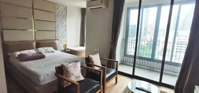 ให้เช่า คอนโด คิว ชิดลม-เพชรบุรี ระเบียงส่วนตัว มีอ่างอาบน้ำ เครื่องใช้ไฟฟ้าครบ อย่ารอช้า!! images