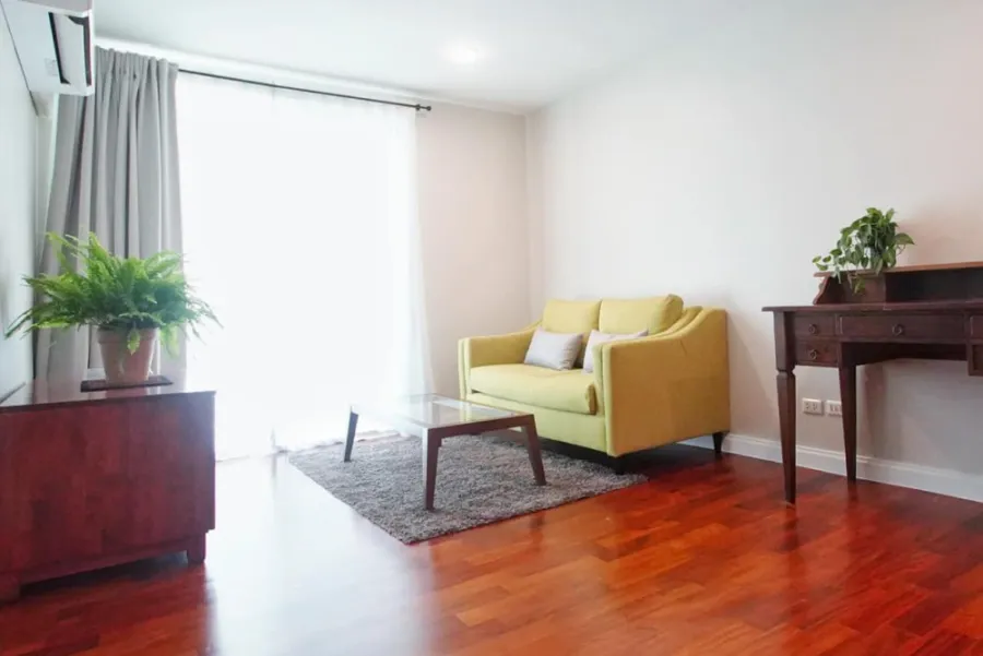 Sell / rent Condo 49 Plus, east, large room, private, fully furnished, complete electrical appliances