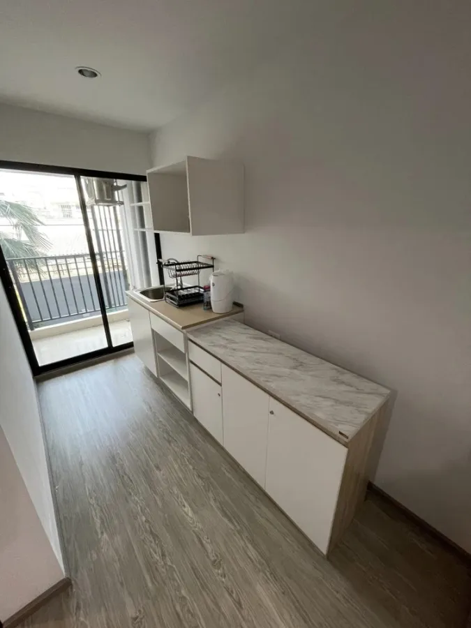 Hi Seacon Station for sale, 2nd floor, quiet room with furniture. Convenient travel. If interested, book now.