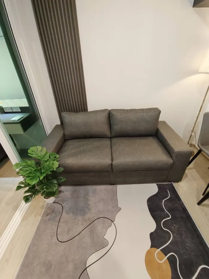 For rent: Regent Home Bangna, a lovely unit on the 28th floor with a great view, at an unbeatable price. You absolutely shouldn't miss this opportunit