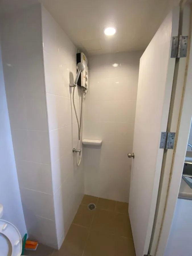 Condo for rent, Lumpini Park Petchkasem 98, nice room, high floor, good view, reasonable price, you can't miss it.