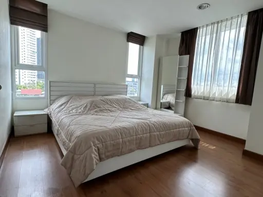 For rent!! Condo The Fine at River, 7th floor, Building A, spacious room, comes with a clear city view, hurry up and book now!!