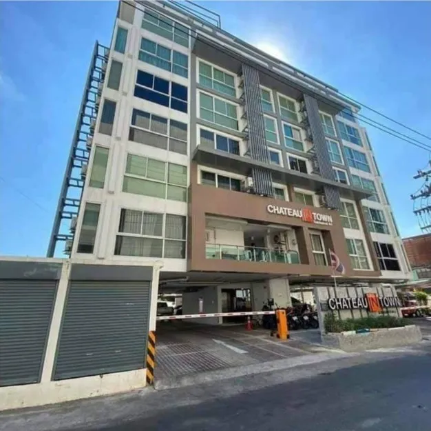 ขาย chateau in town สุขุมวิท 64 skymoon พร้อมเฟอร์นิเจอร์พร้อมอยู่ ได้วิวสูงกำลังพอดี จองเลยจ้า