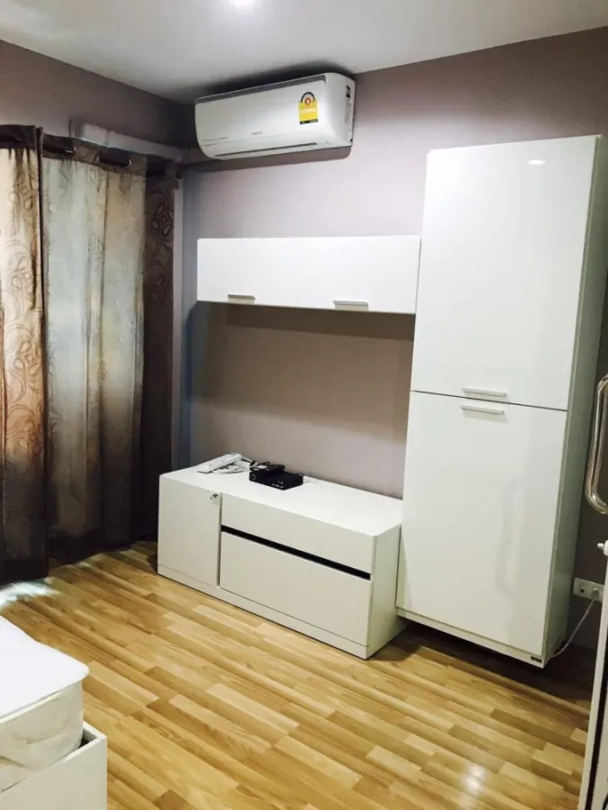 ขาย รีเจ้นท์ โฮม 15 แจ้งวัฒนะ ชั้น 6 ห้องกว้าง โซฟาหนังอย่างดี ราคาจับต้องได้ สนใจ รีบจองเลย