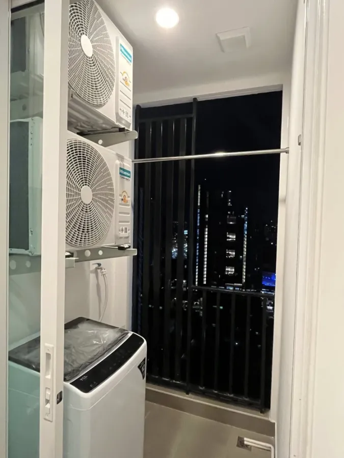 For rent: Regent home Bangna, well-separated room, Building D, high floor, outside view, ready to move in, book now, don't miss out.