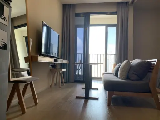 For rent!! Ashton Asoke Condo, 28th floor, beautiful room, fully furnished. Ready to move in, hurry and reserve now!!